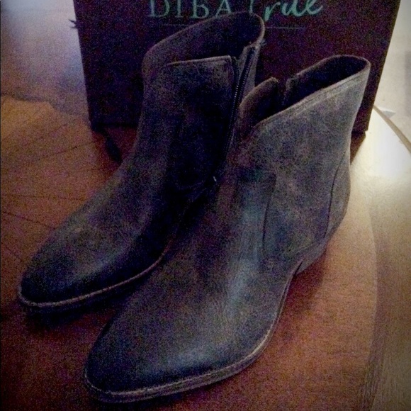 Diba True Gray leather booties NIB - Picture 6 of 8